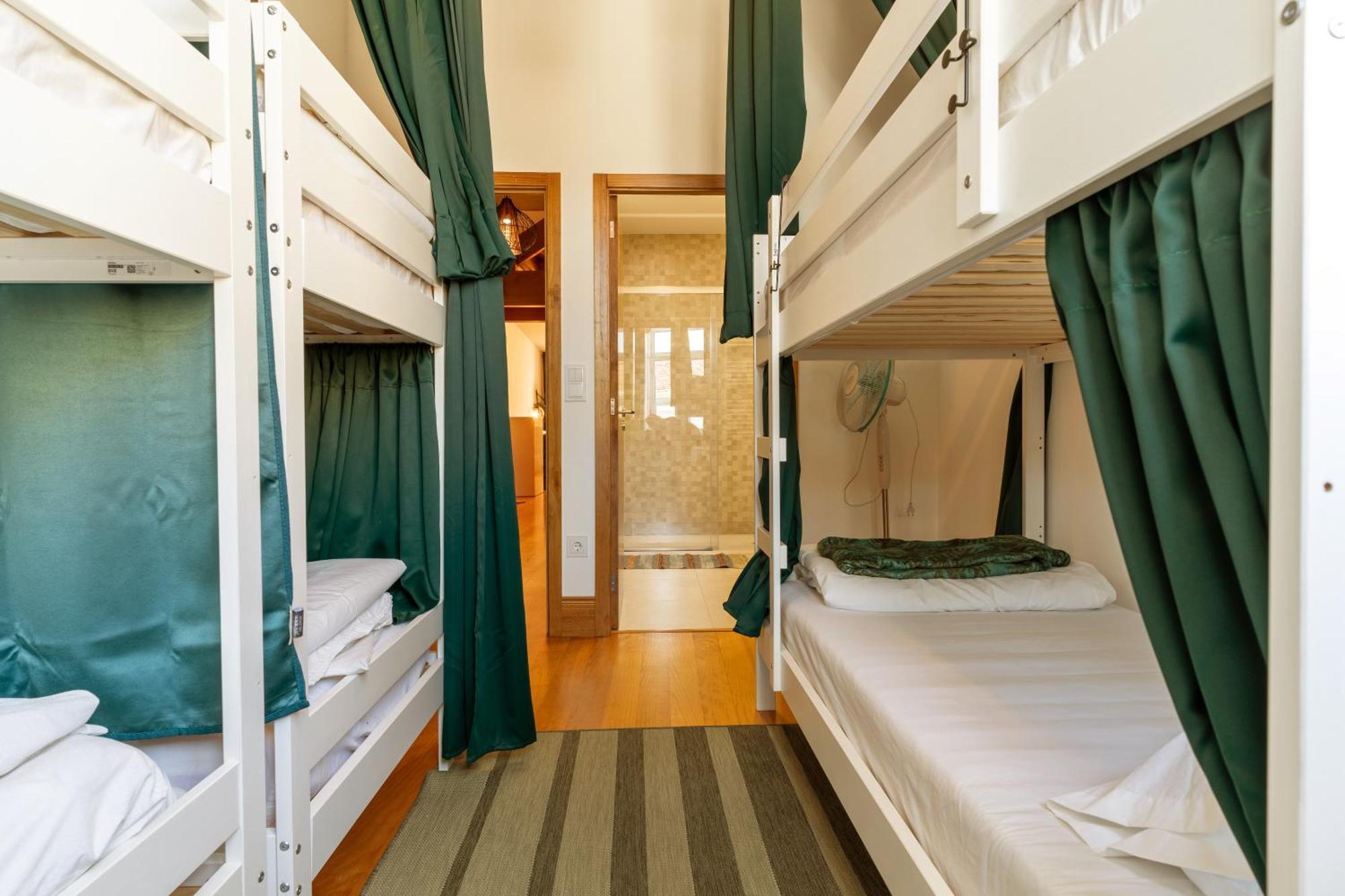 Cozy Nest Hostel Porto Luaran gambar