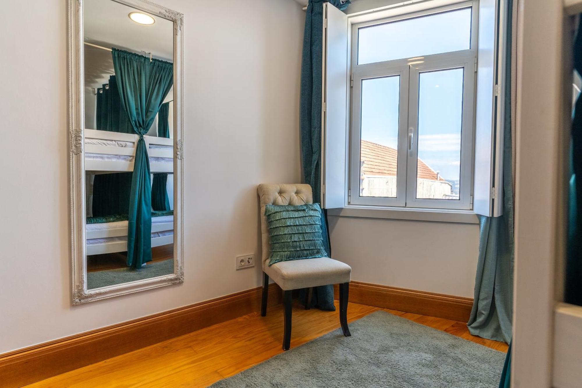 Cozy Nest Hostel Porto Luaran gambar