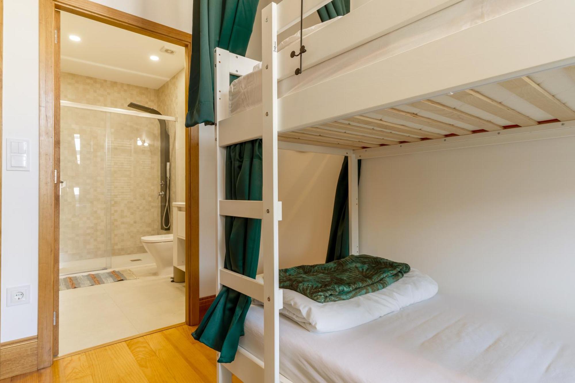 Cozy Nest Hostel Porto Luaran gambar