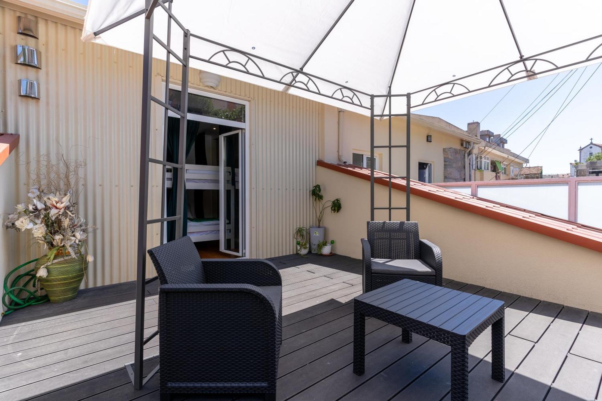 Cozy Nest Hostel Porto Luaran gambar