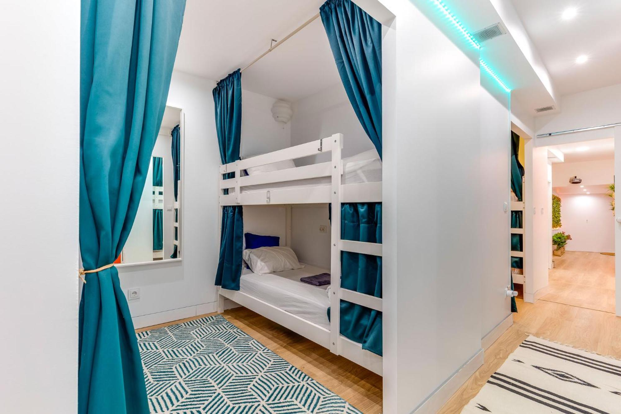 Cozy Nest Hostel Porto Luaran gambar