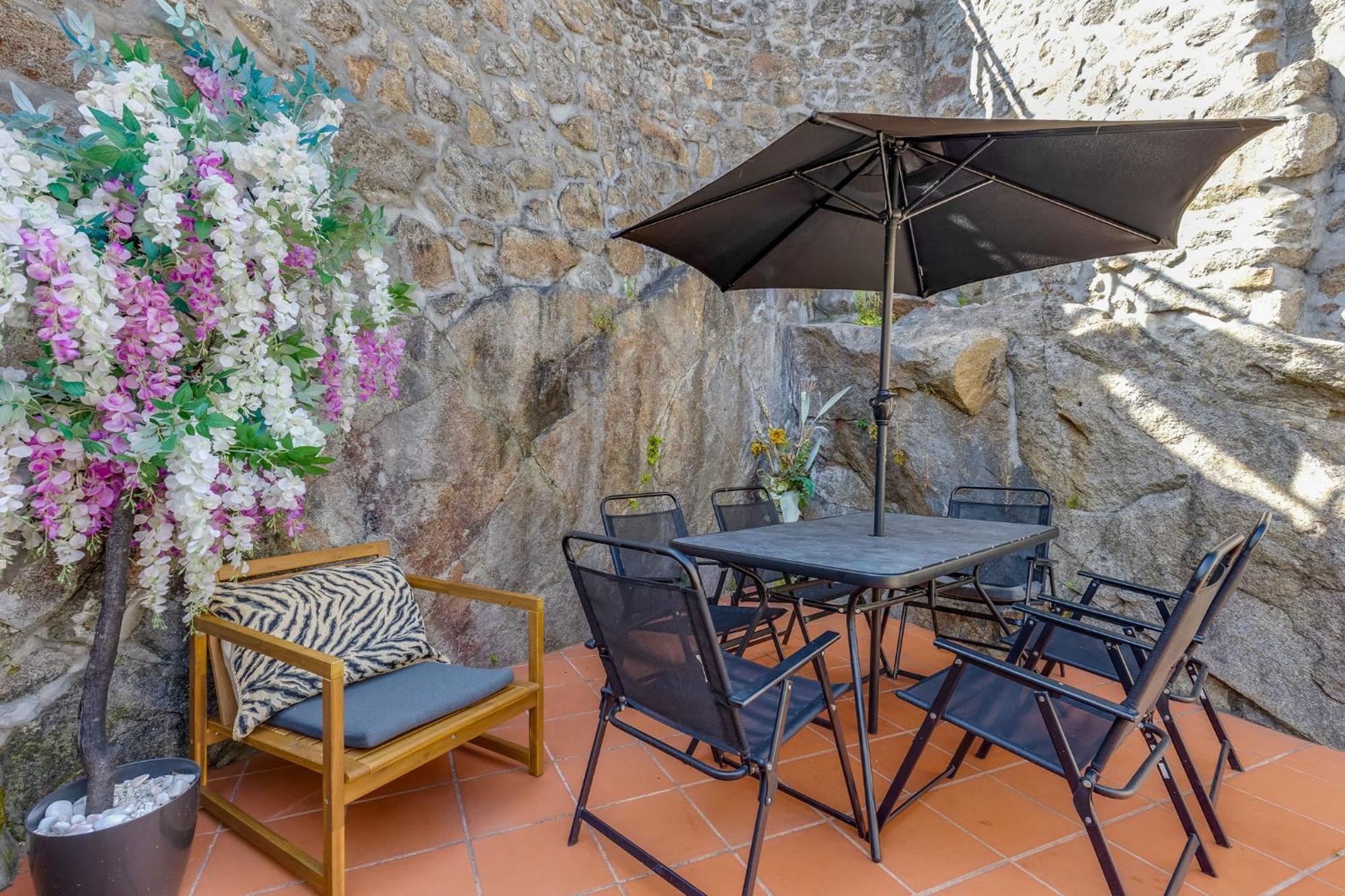 Cozy Nest Hostel Porto Luaran gambar