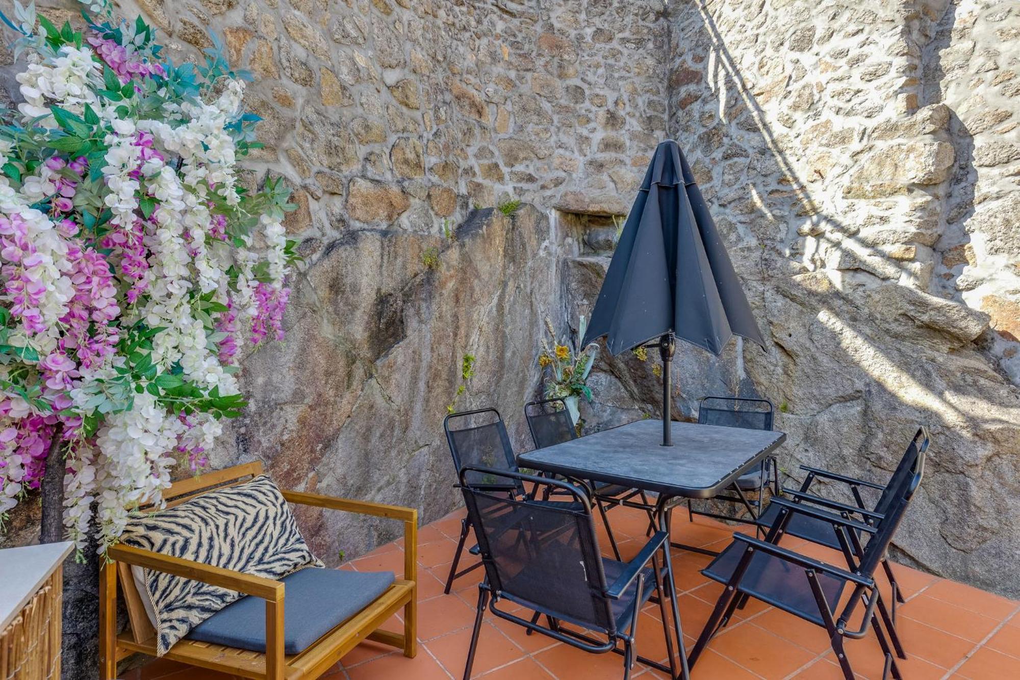 Cozy Nest Hostel Porto Luaran gambar