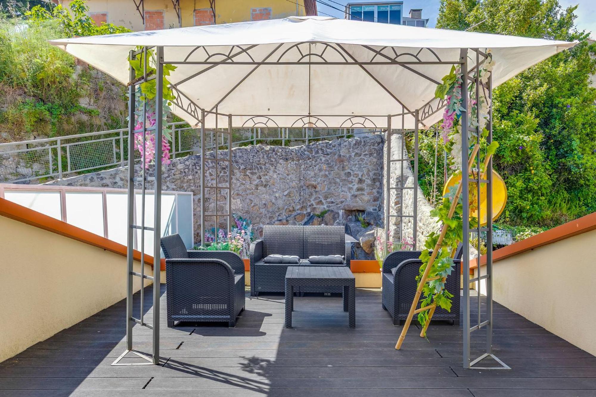 Cozy Nest Hostel Porto Luaran gambar