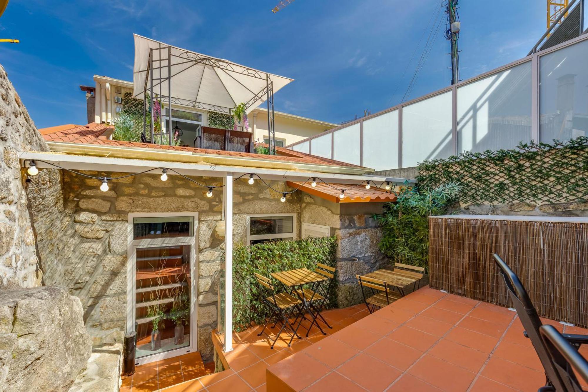 Cozy Nest Hostel Porto Luaran gambar