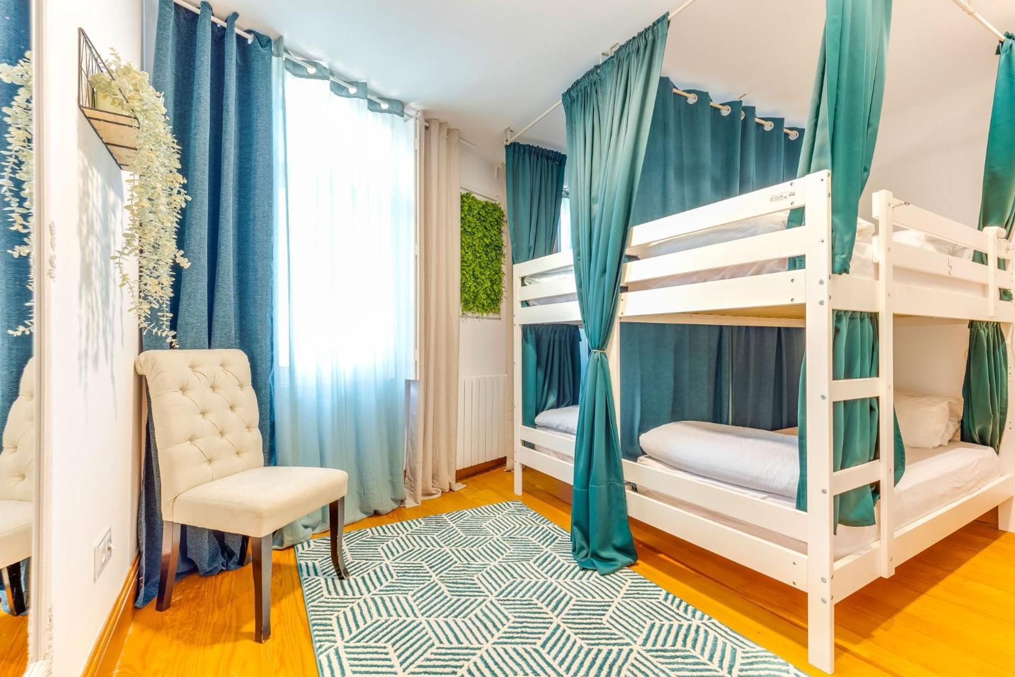 Cozy Nest Hostel Porto Luaran gambar