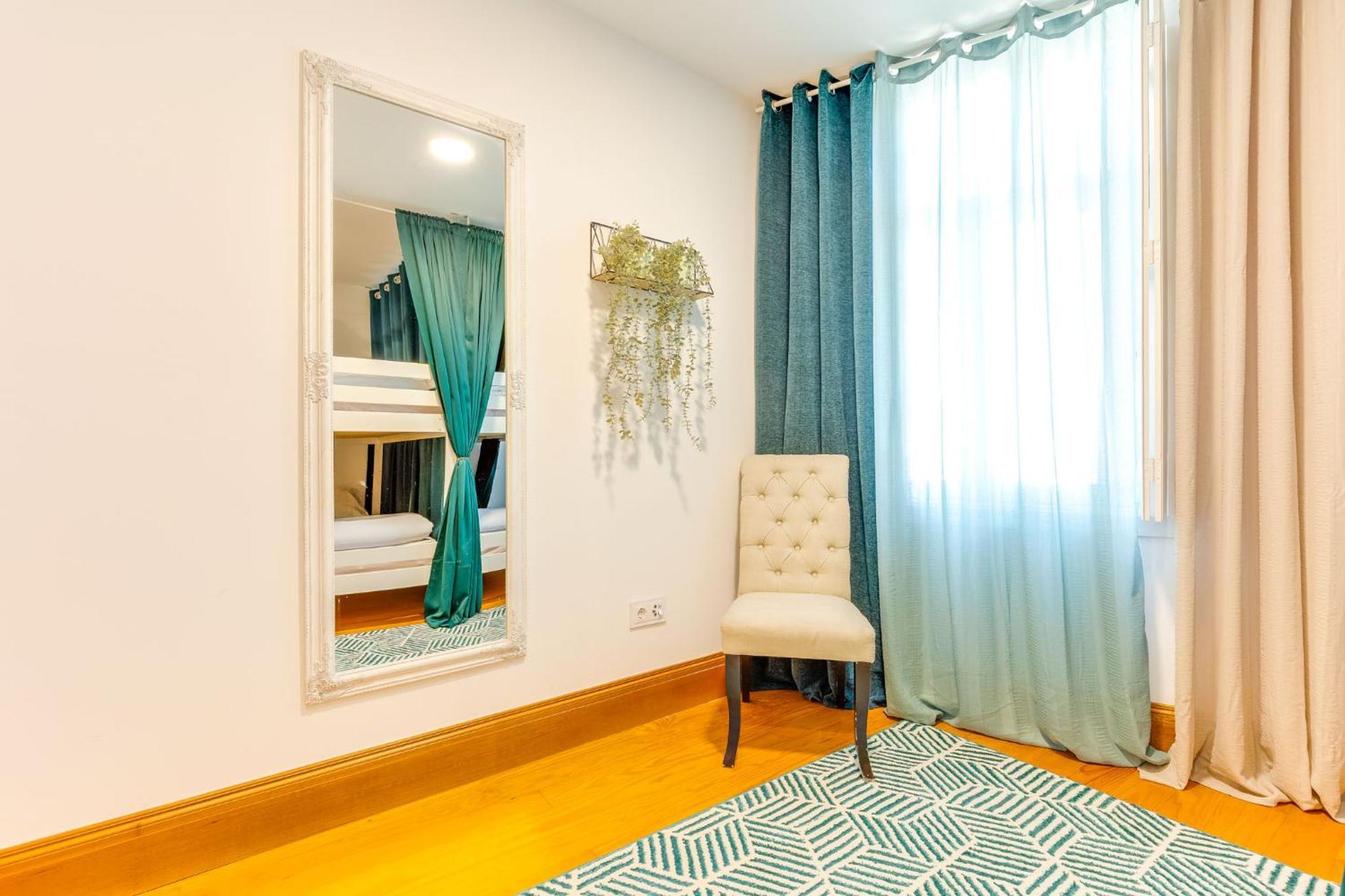 Cozy Nest Hostel Porto Luaran gambar
